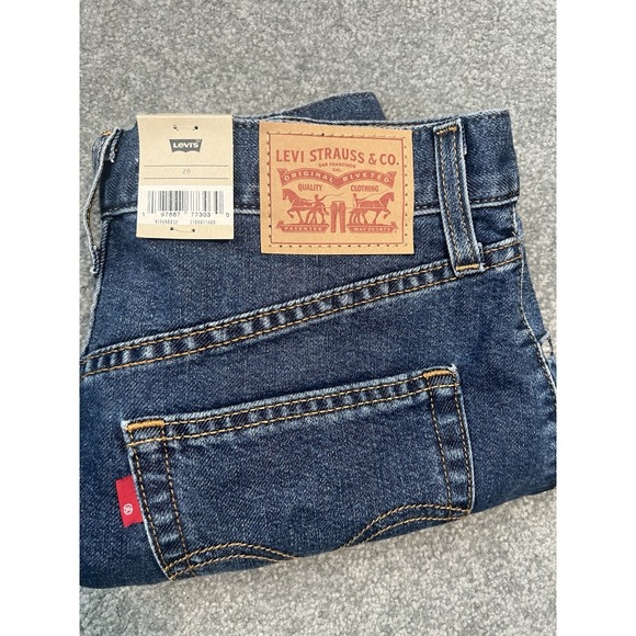 Women's Levi's High Waisted Mom Shorts Blue Size 28 New - Picture 7 of 7
